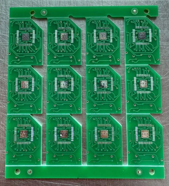 Panel de fabricación de la interposer